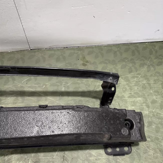 Traversa paraurti anteriore