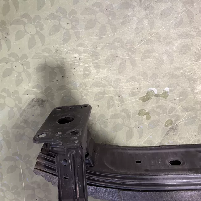 Traversa paraurti anteriore