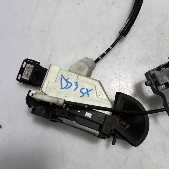 Serratura porta anteriore sinistra