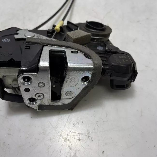 Serratura porta anteriore destra