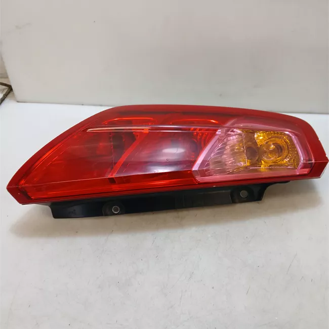 Fanale posteriore sinistro