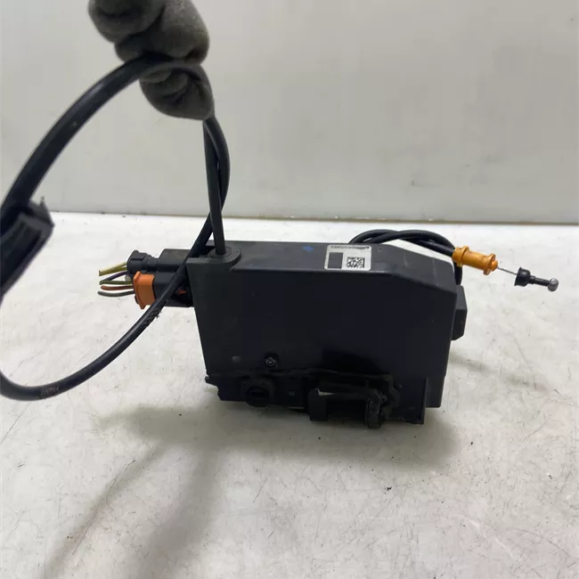 Serratura porta posteriore destra con chiusura singola e automatica