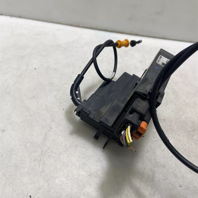 Serratura porta posteriore destra con chiusura singola e automatica