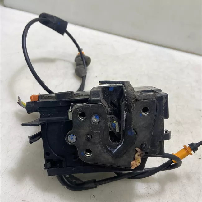 Serratura porta posteriore destra con chiusura singola e automatica