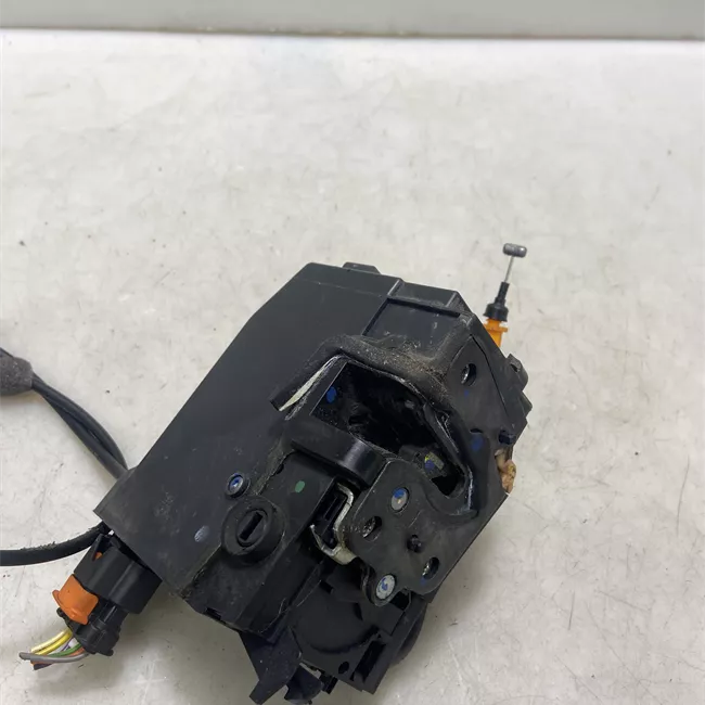 Serratura porta posteriore destra con chiusura singola e automatica