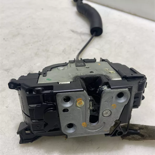 Serratura porta anteriore destra Superchiusura elettromagnetica