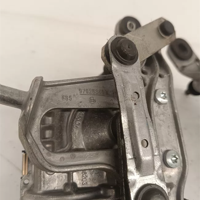 Meccanismo tergiparabrezza con motorino