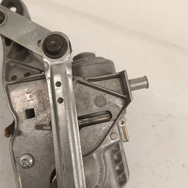 Meccanismo tergiparabrezza con motorino