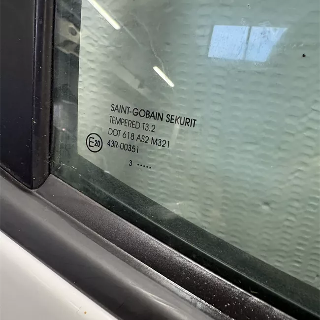 Porta posteriore destra