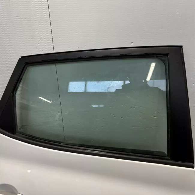 Porta posteriore destra