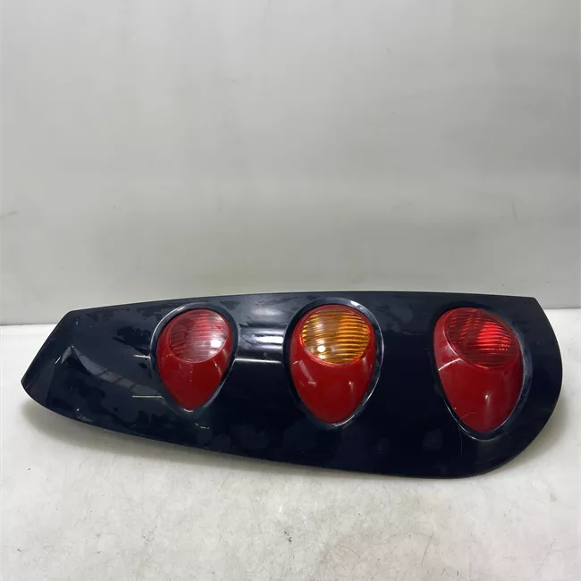 Fanale posteriore sinistro 04-05>