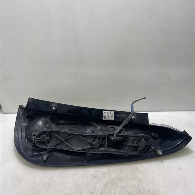 Fanale posteriore sinistro 04-05>