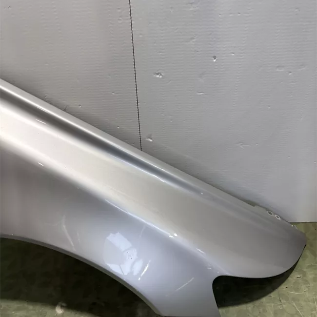 Parafango anteriore destro