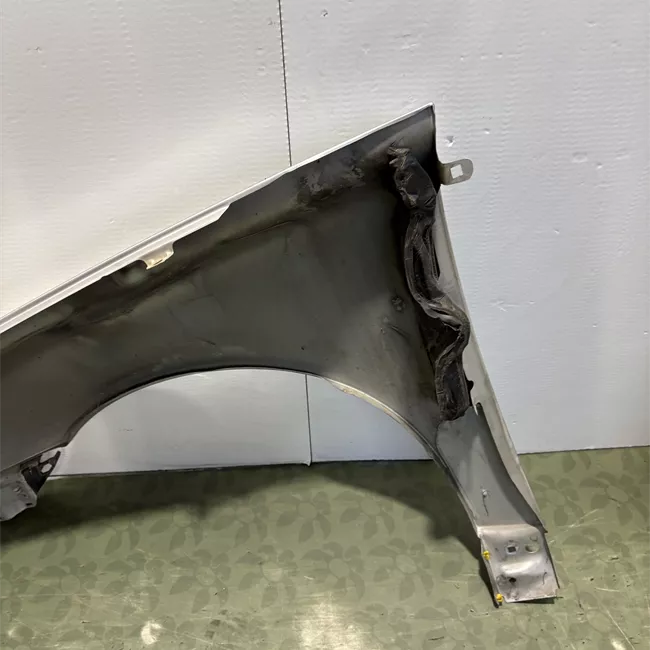 Parafango anteriore destro