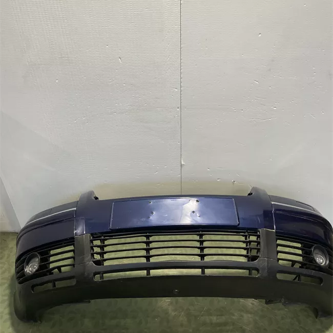 Paraurti anteriore con lavafari