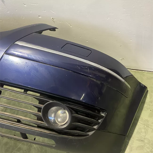 Paraurti anteriore con lavafari