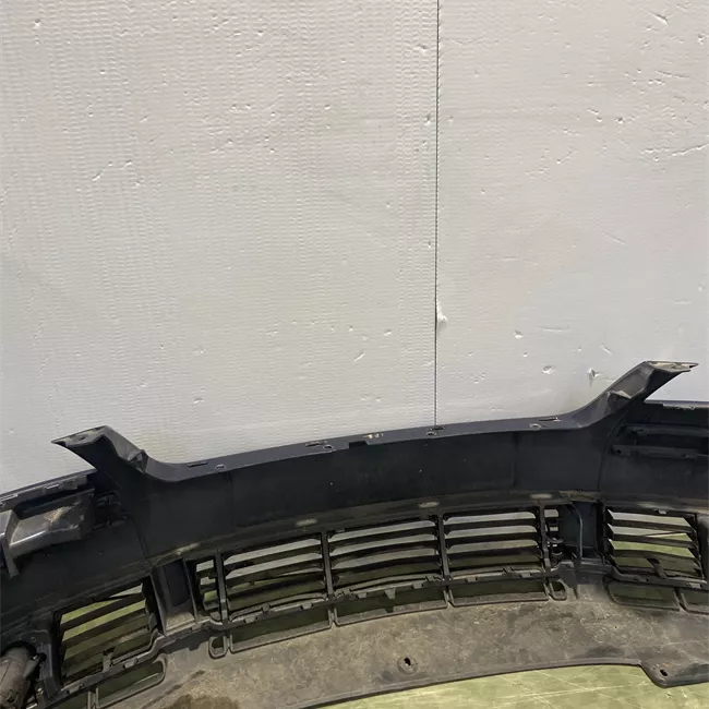 Paraurti anteriore con lavafari