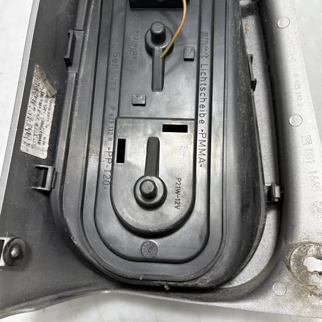 Fanale posteriore destro con cellula di sicurezza argento