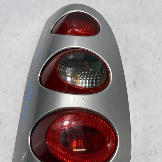 Fanale posteriore sinistro con cellula di sicurezza antracite