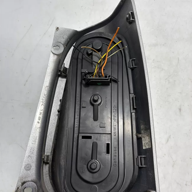 Fanale posteriore sinistro con cellula di sicurezza antracite