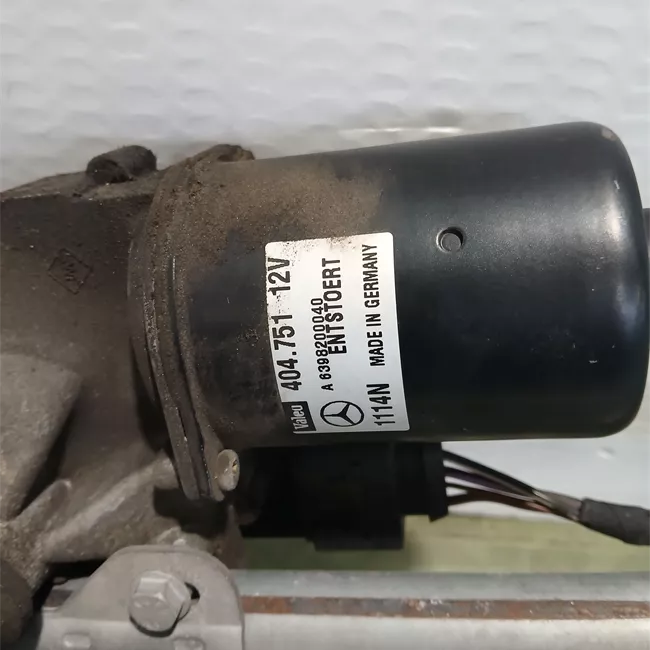 Meccanismo tergiparabrezza con motorino