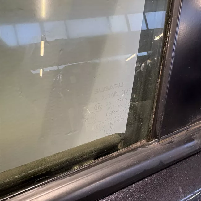 Porta anteriore sinistra