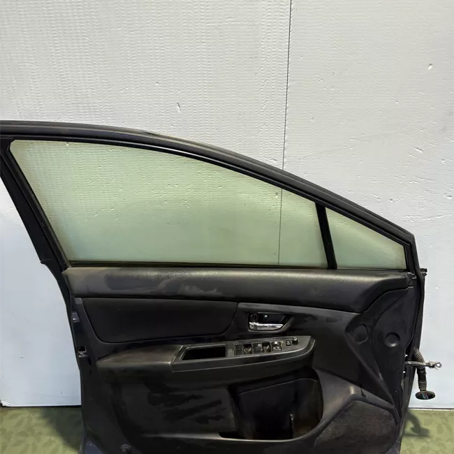 Porta anteriore sinistra