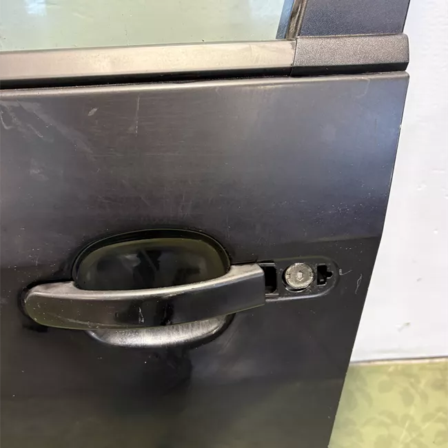 Porta anteriore sinistra