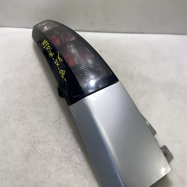 Fanale posteriore sinistro