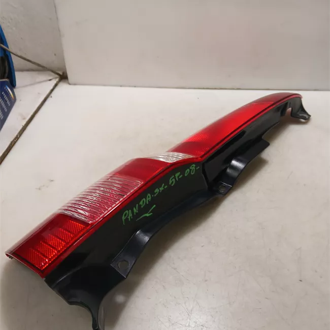 Fanale posteriore sinistro 11/04>