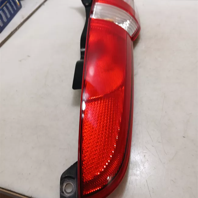 Fanale posteriore sinistro 11/04>