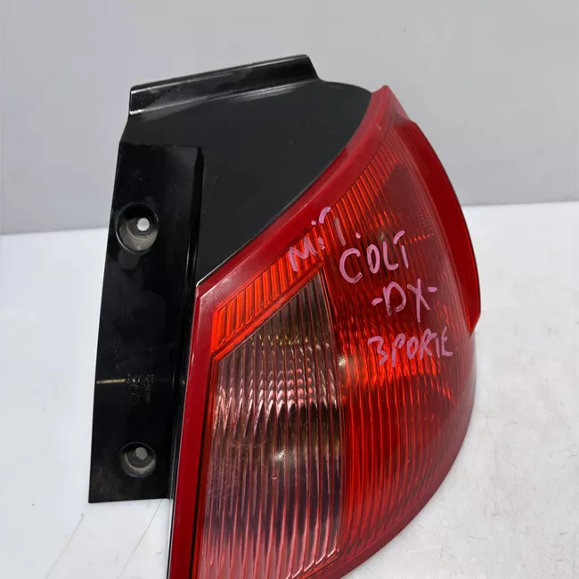 Fanale posteriore parte esterno destro