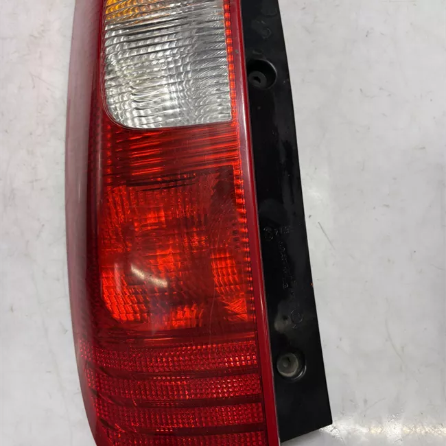 Fanale posteriore sinistro 02-02-06>