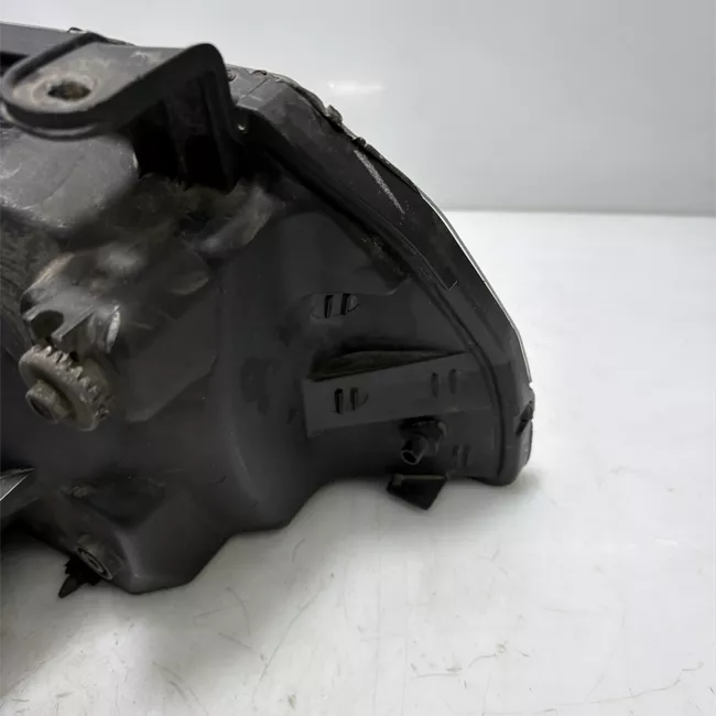 Proiettore sinistro con motorino regolazione altezza