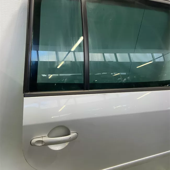 Porta posteriore destra