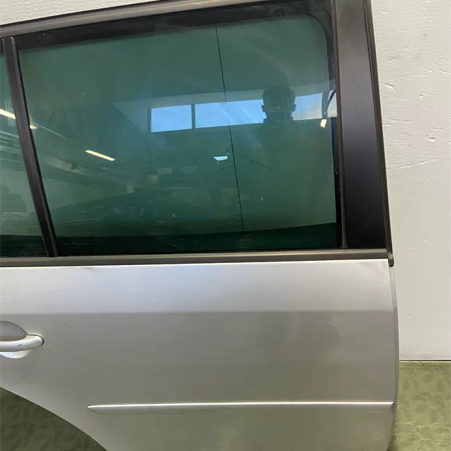 Porta posteriore destra