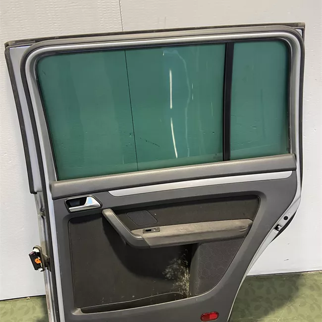 Porta posteriore destra