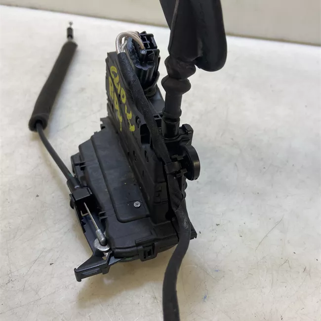 Serratura porta posteriore destra con bloccaggio elettromagnetico