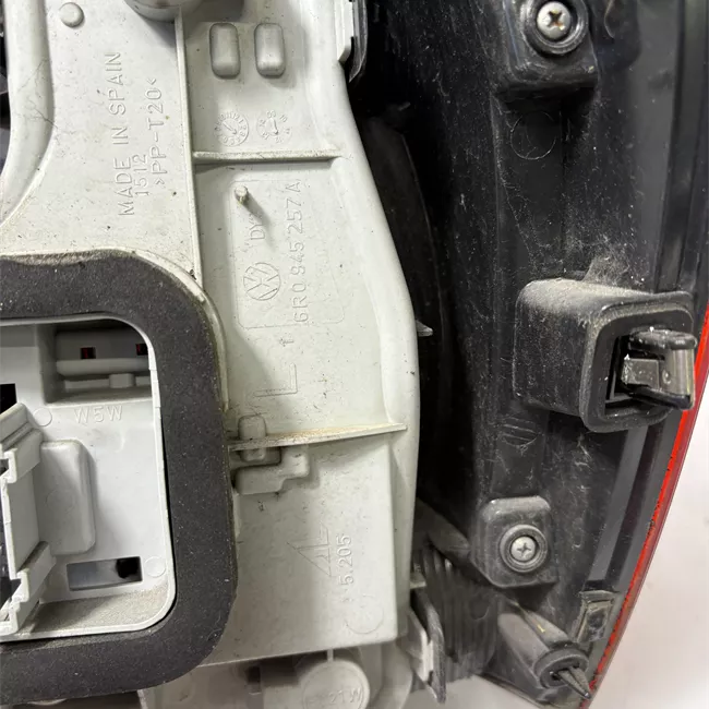 Fanale posteriore sinistro AL