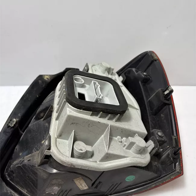 Fanale posteriore sinistro AL