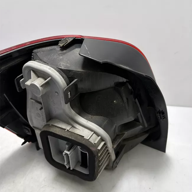 Fanale posteriore destro AL