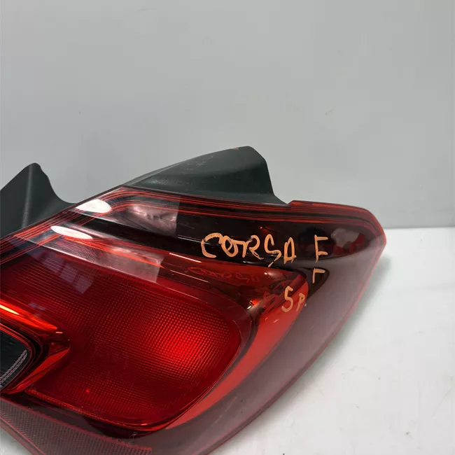 Fanale posteriore parte esterno destro