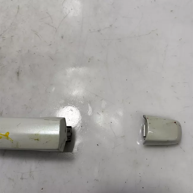 Maniglia porta anteriore destra argento