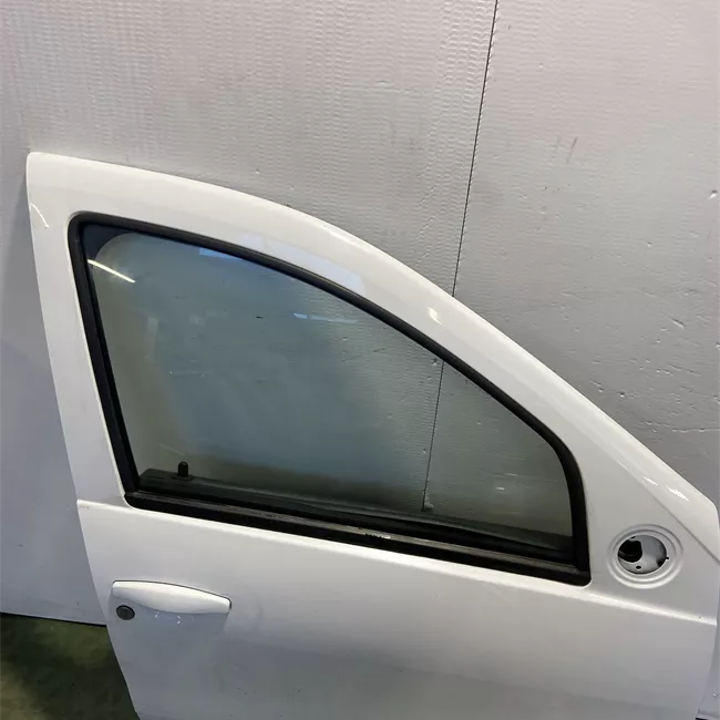 Porta anteriore destra