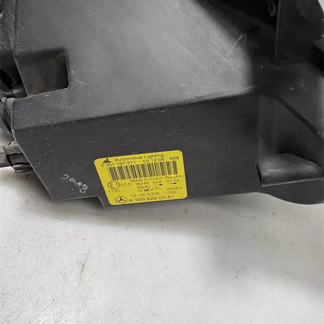 Proiettore sinistro Avantgarde