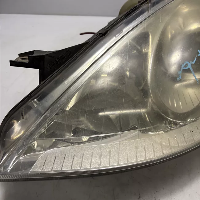 Proiettore sinistro Avantgarde