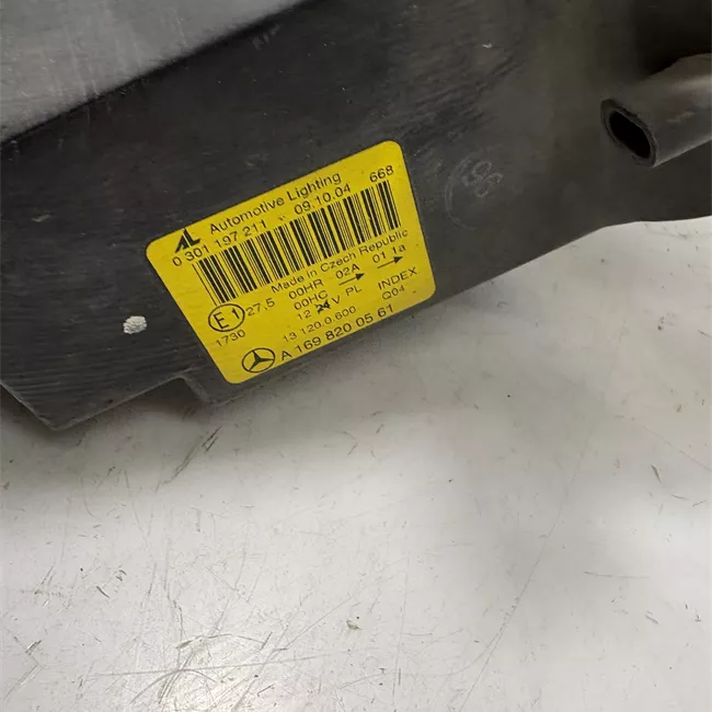 Proiettore sinistro Avantgarde