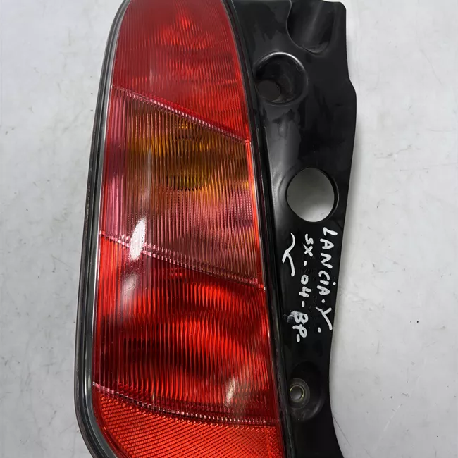 Fanale posteriore sinistro