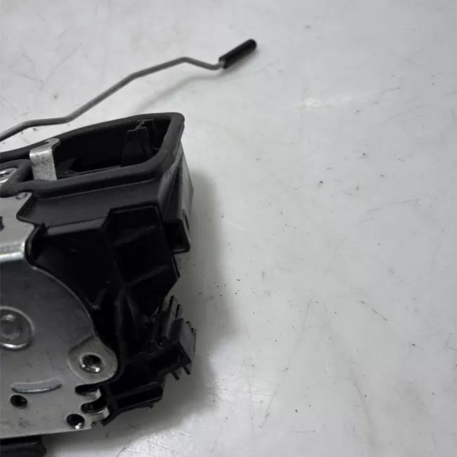 Serratura porta anteriore sinistra