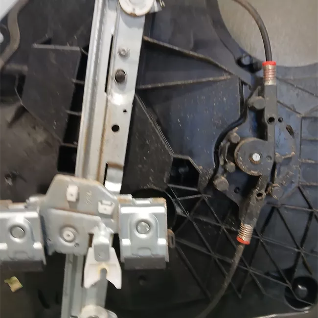 Alzacristallo porta anteriore destro